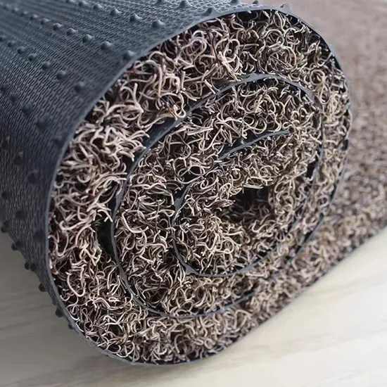 Tappetino per auto in PVC bicolore con supporto antiscivolo e chiodi